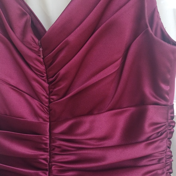 David's Bridal dress wine color size 4 - Picture 11 of 11